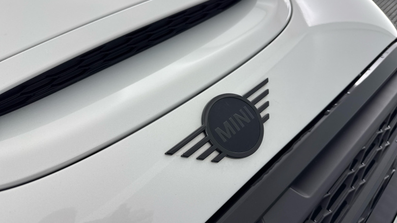 MINI Hatchback 2.0 Cooper S Sport 3dr Auto [Nav Pack] Petrol Hatchback